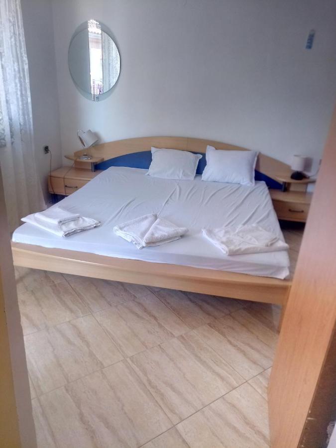 Farlalievi Guest House Sozopol Exteriör bild