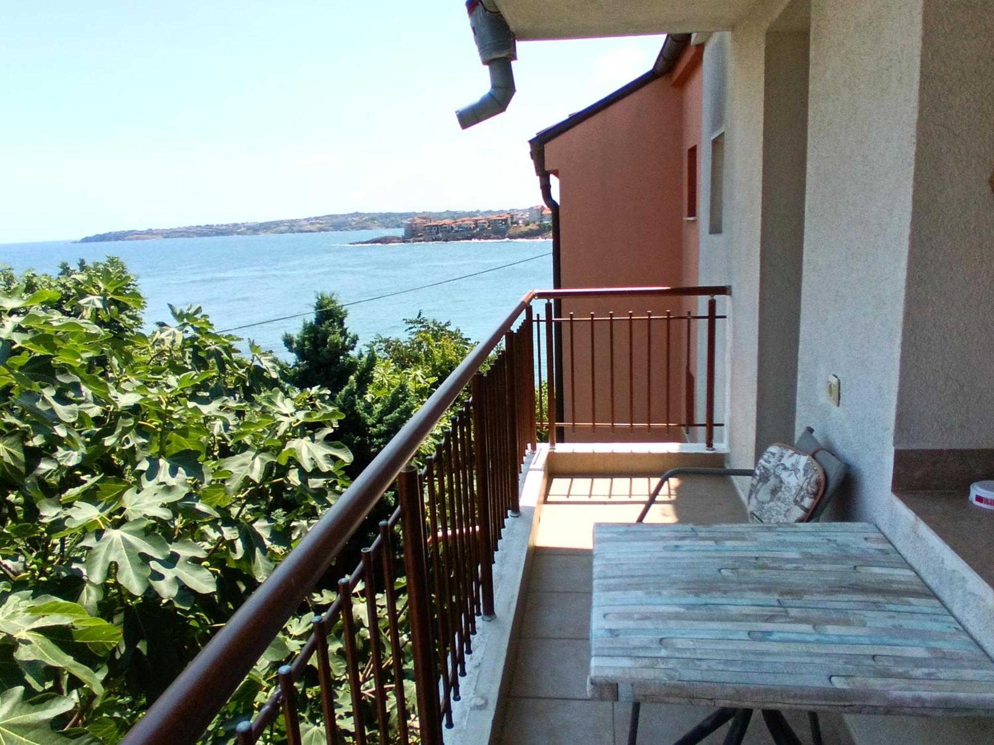 Farlalievi Guest House Sozopol Exteriör bild