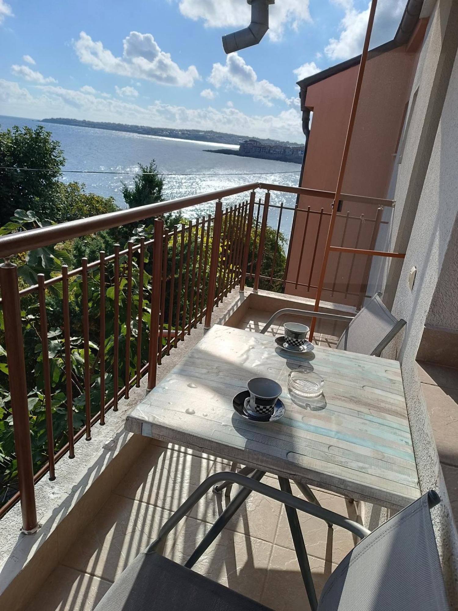 Farlalievi Guest House Sozopol Exteriör bild